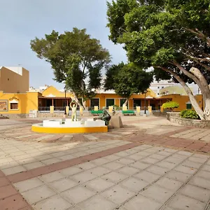 Casa Plaza San Nicolas De Bari Sardina